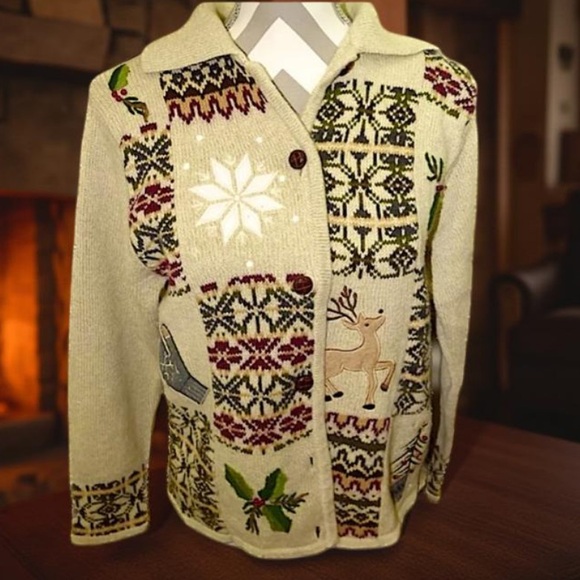 Holiday Sweater with Reindeer and Snowflake Patterns Cardigan Size L - Picture 7 of 14